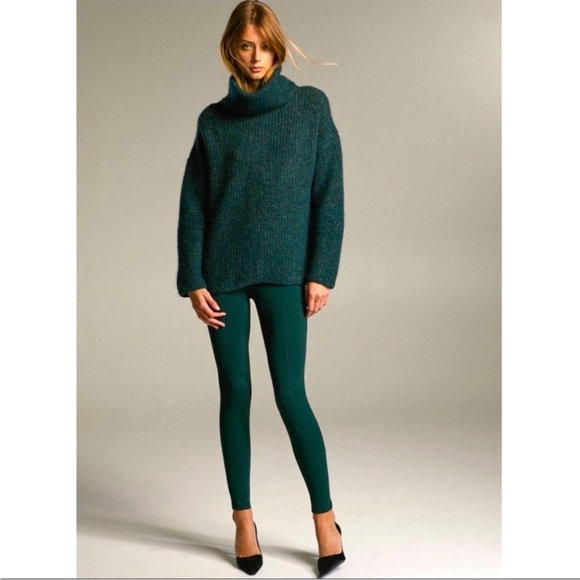 Wilfred | LIN 100% Merino Wool Sweater - Scarab - Picture 1 of 5